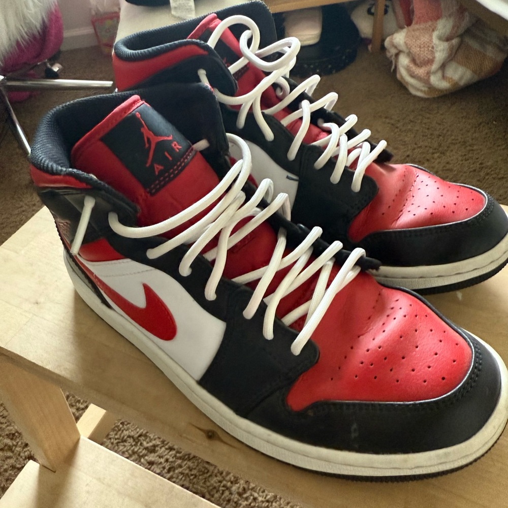 Air Jordan High-Top Sneakers men’s size 8